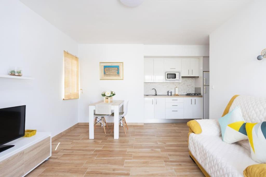 Vivienda Vacacional Rosaini Los Cristianos  Exterior foto