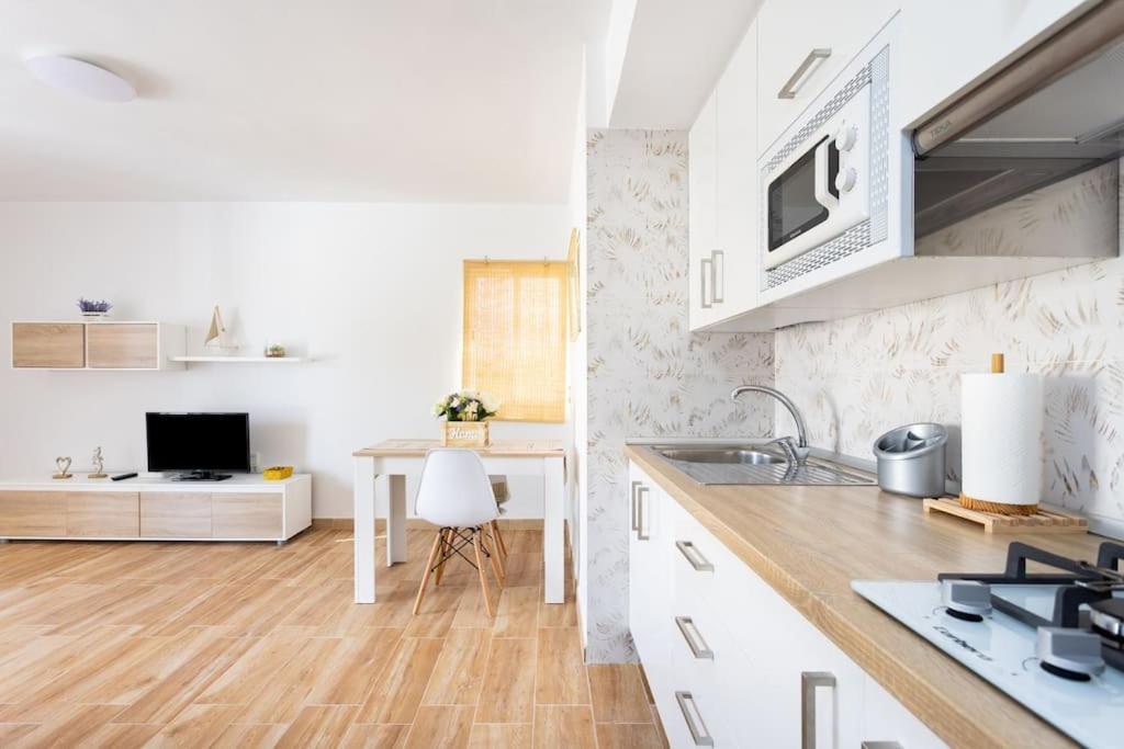 Vivienda Vacacional Rosaini Los Cristianos  Exterior foto